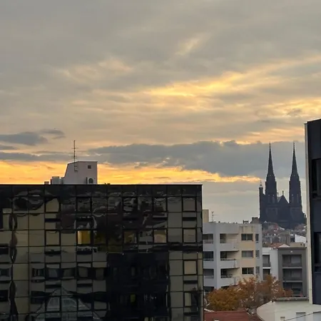 Vu Panoramique Sur Clermont-fd Chamalieres